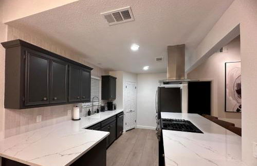 Midland Luxe, Pool, Fire Pit, Workspace, Pool Table - Foto 58