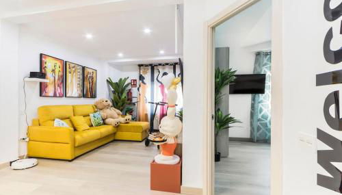 LUJO Parking, Proyector, Maquinita y Patinetes - Foto 5