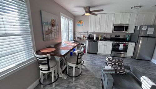 Beach Block Parking Modern Decor Porch - Foto 2