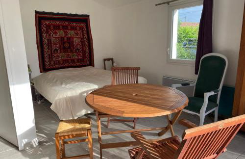 Un studio indépendant avec jardin - Foto 5