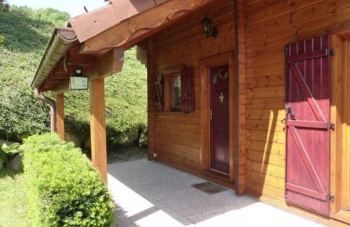Chalet confortable avec 4 chambres, cheminée, grand terrain, proche pistes et lac - Foto 2