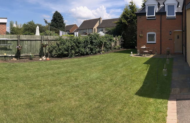 Beautiful Coach House - Photo 23