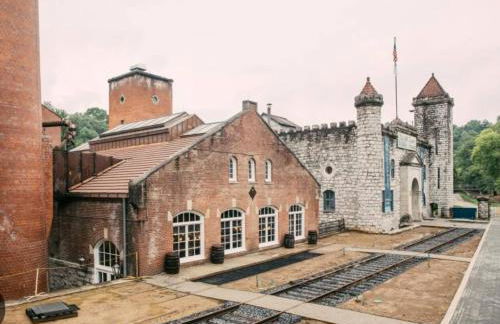 Bourbon Trail Duplex~ HOT TUB~ Walk to Downtown - Foto 52