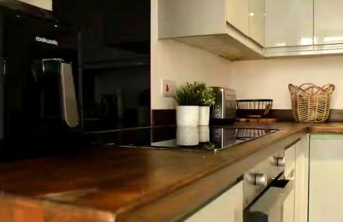 N&M Lodge Dunstable lodge with Free Parking - Photo 7