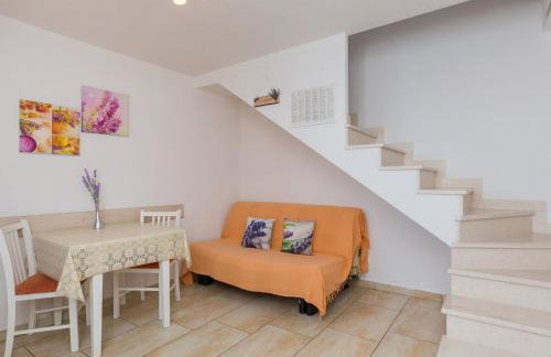 Apartments Lovro - Duplex One Bedroom Apartment with Terrace and Partial Sea View 1 - Foto 8