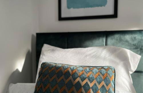 Restful Riverside Home - Foto 14