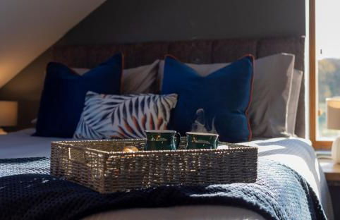 Stunning rural stay with idyllic views & great location - Photo 4