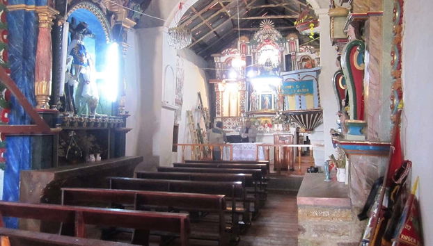 Interior of the church of San Pedro de Pari