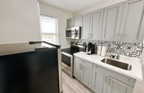 Rustic Retreats Modern 1BR for 4 guests in the heart of Fort Lauderdale - Foto 10
