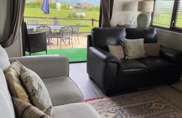 Rew Farm Country & Equestrian Accommodation - Sunrise Lodge - Foto 7