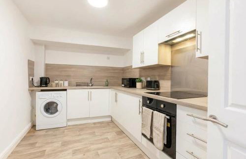 Fabulous 1 Bed Harbour-side Apartment with Balcony - Foto 13