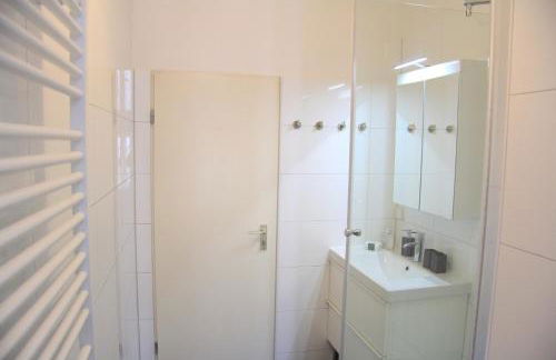 Nollendorf Apartments - 1 separate bedroom and 1 living room with sofa bed in Motzstraße - Foto 28