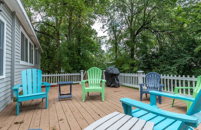 Cozy Colchester Cabin near Lake by RedAwning - Foto 37