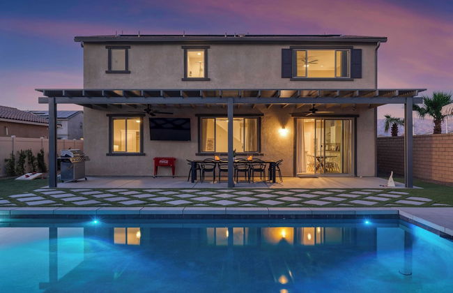 Desert Eden by Avantstay 6BR w/ Ensuite Backyard Oasis w/ Pool & Hot Tub! - Foto 41