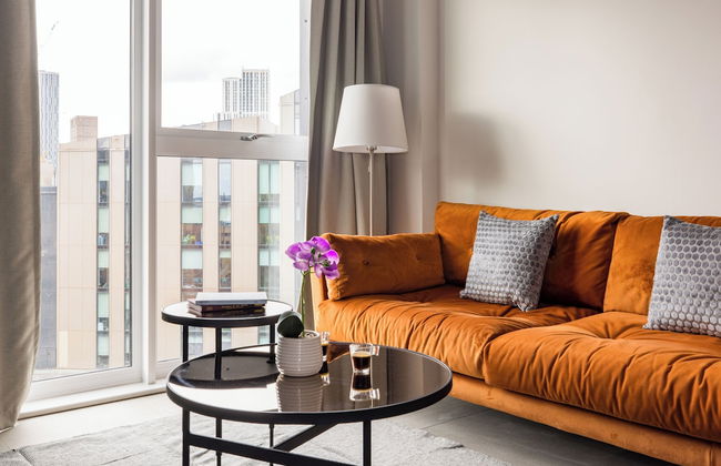 Leeds Centre by Charles Hope - Photo 12