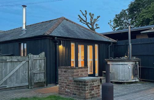 Stable Cottage at Lee Wick Farm Cottages & Glamping - Foto 8