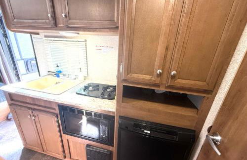 Cozy Vegas Bunkhouse RV - Foto 15