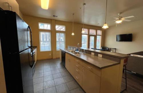 Cannery Square Short Term Rentals -102 - Foto 3