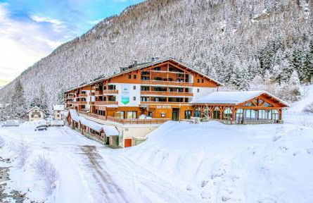 Appartement LE BUET skis aux pieds, piscine & Spa - Foto 27