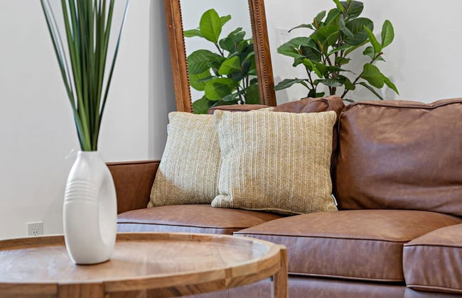 Spacious 2 BR Sailboat Bend - Photo 6