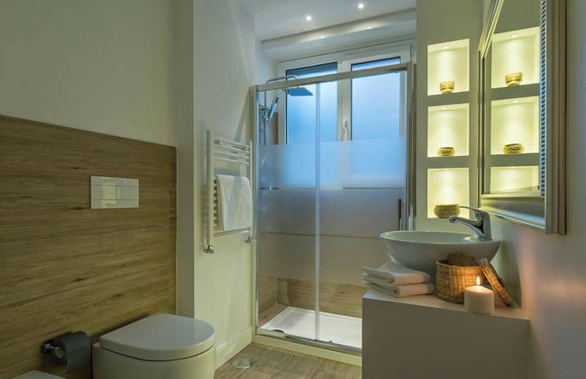 Aruna Suites - Photo 17