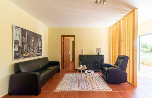 Rural holiday home in Netos-Almagreira with shared pool - Foto 2