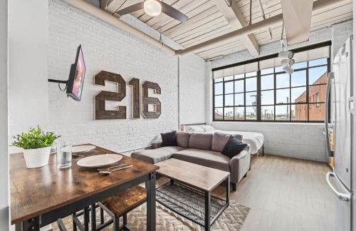 Studio Apt In DT l Parking l Fast Wi-fi l Café - Foto 1