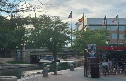 Step Back in Time - Photo 26