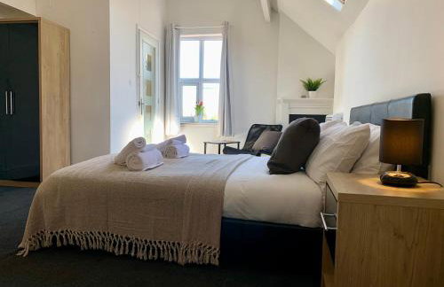 6BR Home with Parking Near Wolverhampton - Foto 50