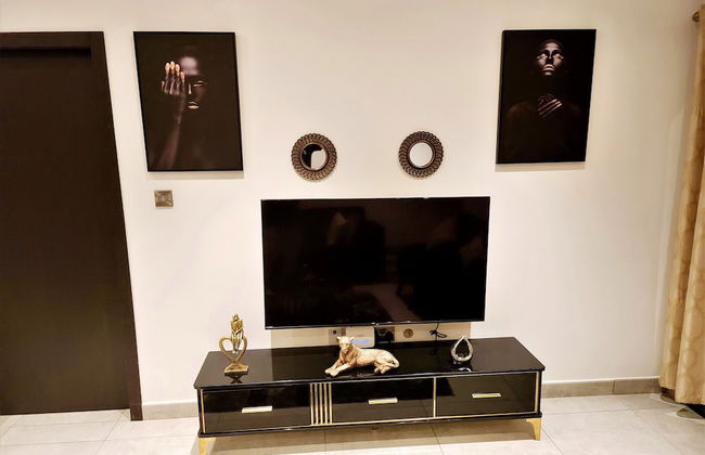 Chafford Suite-Douglas Luxury Apartments - Photo 14