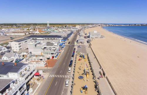 Luxury Suite in the Heart of Hamptons South Beach! - Photo 11