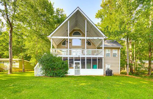 Remote Escape Lake Home with Dock in Sparta! - Foto 2