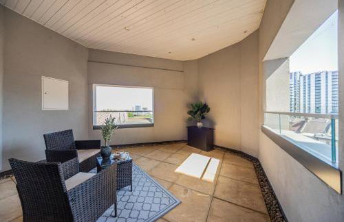 Stylish 2 bed Flat in London with River Thames views Access to boat rides into London-Near O2 Arena and Excel, Fast Wi-Fi, Free Parking, Excellent links Elizabeth and Southeastern Train Line - Foto 48