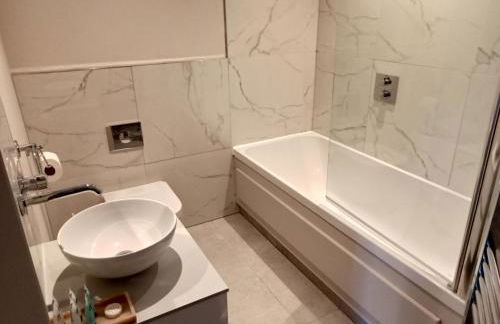 Glorious Duplex Holiday Apartment By The Sea - Photo 18