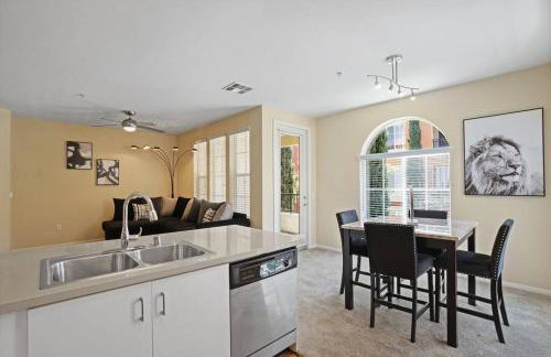 Luxury 2BR/2BA!5Min to Disney! Angelstadium! HondaCenter. - Photo 9