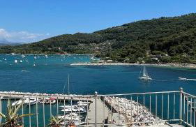 Seafront rooftop flat w/ terrace - Foto 17