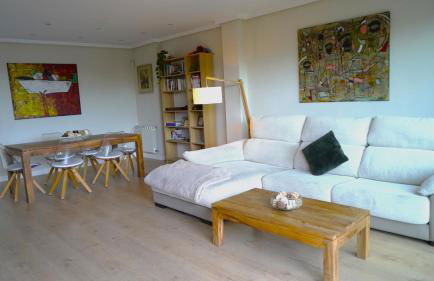 Fabulous Apartment with Garden and Parking - Foto 4