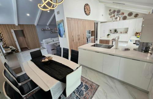 Sunny 5BEDR00MS with Pool, Zip Line, Game Room, Kid's Playhouse - Foto 22