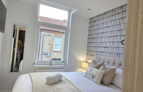 #18 Anfield 5 min walk Sleeps 7 4BR 5Bed 3Bathrms - Photo 21
