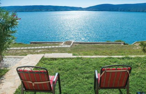 1 Bedroom Cozy Apartment In Vlasici - Foto 7