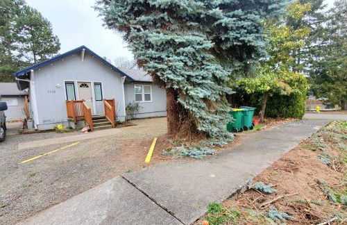 Cozy Cottages across from the Food Trucks of Aloha mall - Foto 47