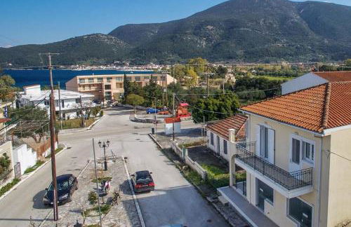 House of Hats - next to the coast - Karavomylos - Photo 26