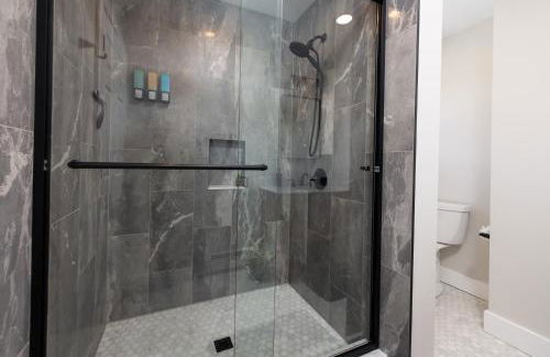 Lakefront Luxury at Stony Pointe - Foto 18