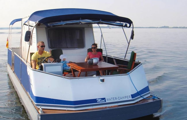 Houseboat on the Peene, Demmin - Foto 1
