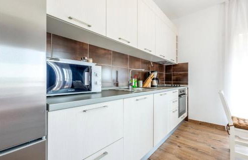 Gorgeous Home In Mravince With Sauna - Photo 34