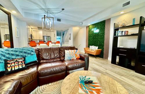 Vacay Vibes-2 Pools, Pickleball, Coffee Bar, 2 Jacuzzis, Food Truck - Foto 2