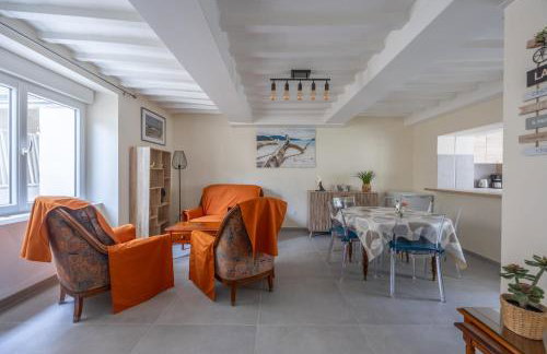 Les Colibris little house in the city-center - Foto 10