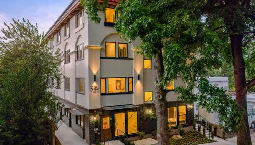 The Adelynn 5BR - Sleek - Spacious - Walkable - Photo 5