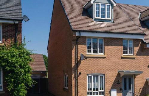 Comfortable 3 Bedroom Home w Garden and Parking - Foto 17