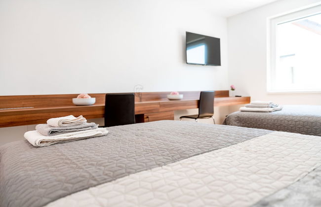 Apartments and Rooms Bama - Photo 8